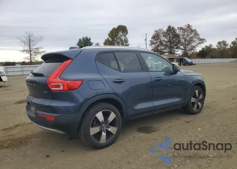 2022 Volvo Xc40 T5 Momentum z USA, uszkodzony, nr VIN YV4162UK3N2652954